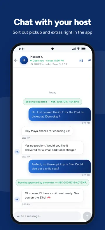 Conversation entre un client et un loueur sur l'heure de prise en charge et un siège enfant dans l'application AutoRent LB